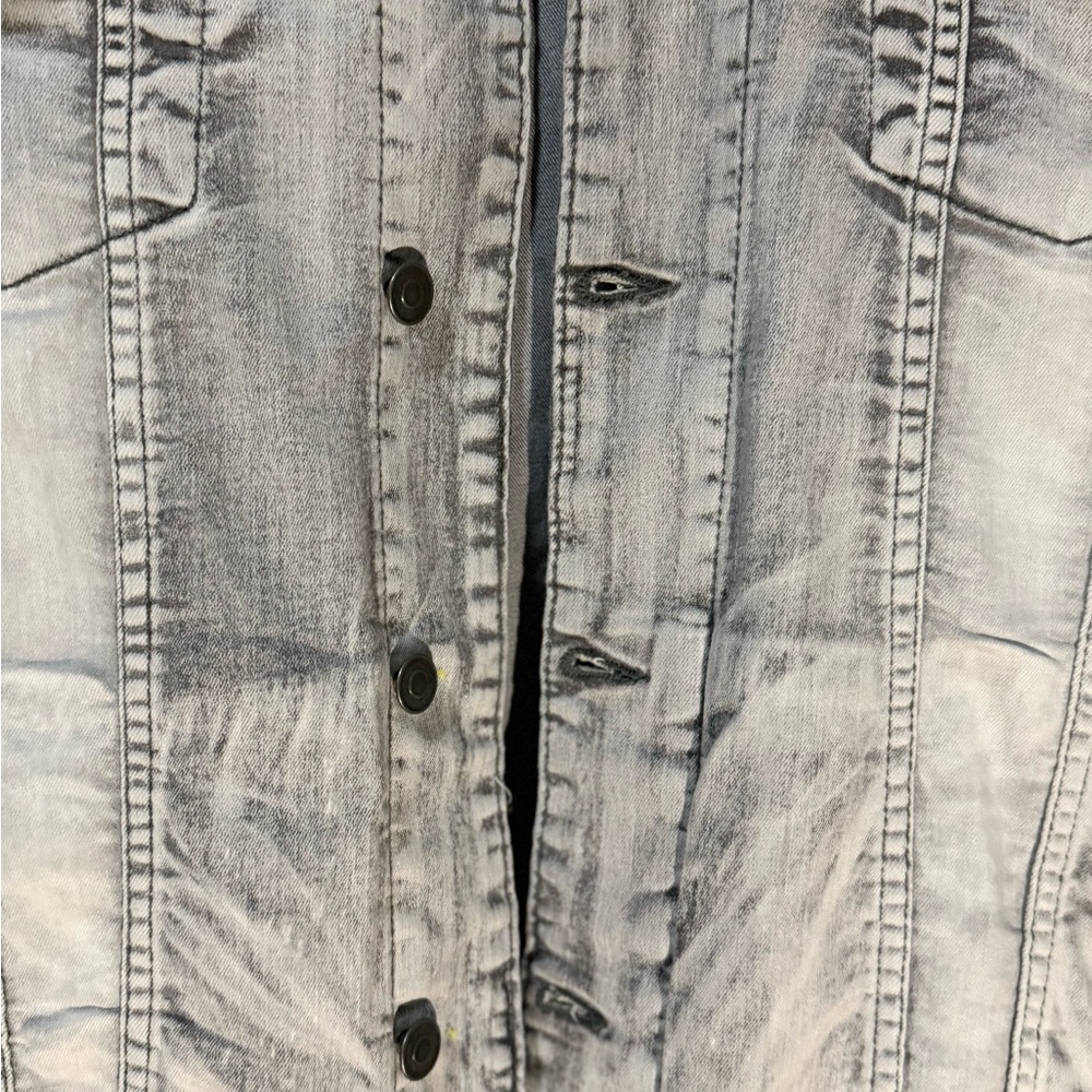 From Buckle Men's/women’s Distressed Denim Jacket- sold at Buckle- stretchy - Picture 6 of 13